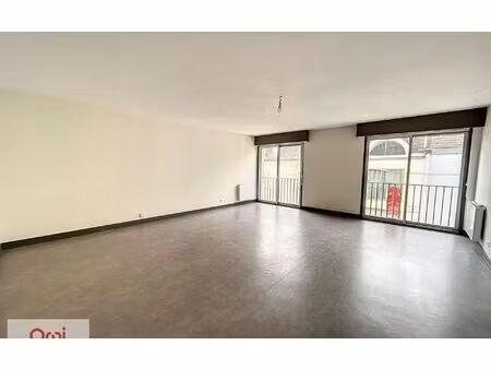 location appartement  94.63 m² t-3 à montluçon  540 €