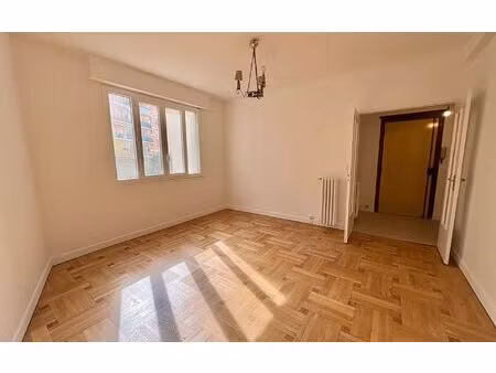 location appartement  52.29 m² t-2 à nice  1 200 €