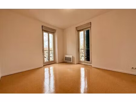 location appartement  m² t-2 à toulon  582 €