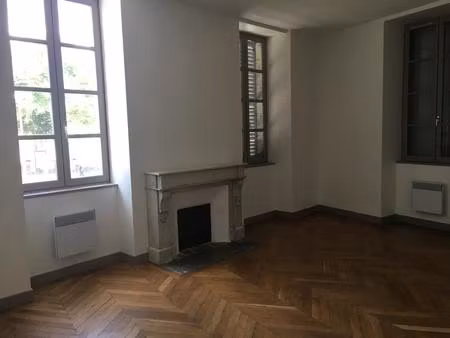 a louer t2 sur le tour de ville