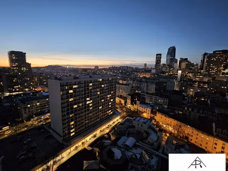 murs de commerce vide d'environ 184 m² au sol - a 5 minute