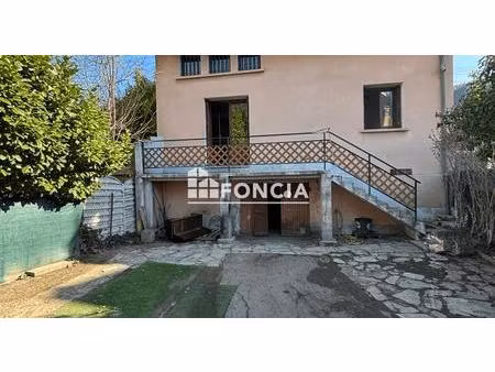 digne  maison de ville avec jardinet