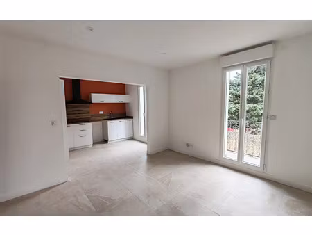 location maison  m² t-3 à pinet  890 €