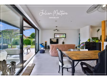 st-just-st-rambert  maison d'architecte 147 m²  4 chambres  garage double sur terrain de 9