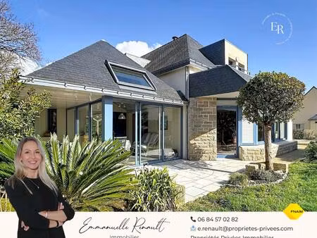 maison d'architecte de 220 m² avec studio indépendant  sur 725 m² de terrain. domaine rési