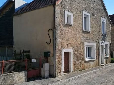 maison bord de rivière