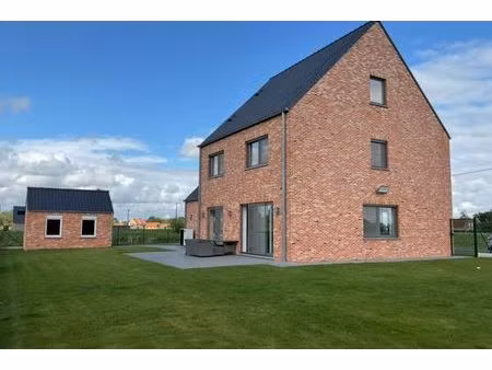 ruime en recente pastoriewoning te huur in zulte-machelen