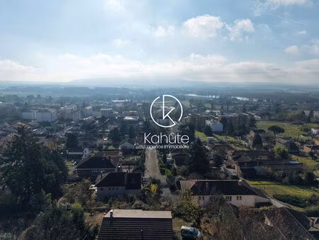 terrain de 944 m2 avec vue panoramique situé à trévoux  ces de 20%  quartier résidentiel e