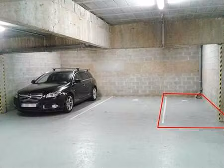 emplacement de parking moto à vendre