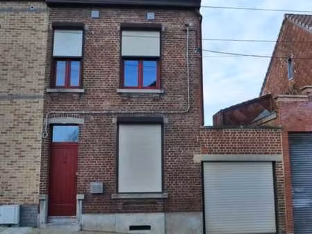 maison 2 façades avec garage et jardin