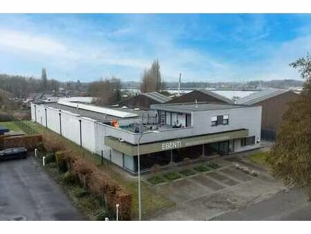 multifunctioneel bedrijfsgebouw van 1.120 m² op perceel v...