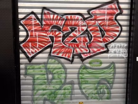 grand garage de 30 m2 de plein pied proche du bd foch