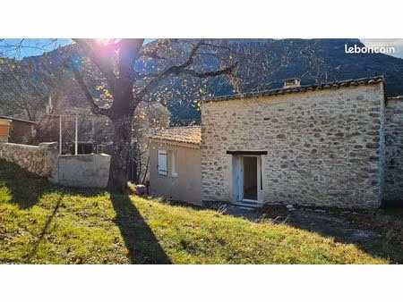 valbelle maison de village avec jardin