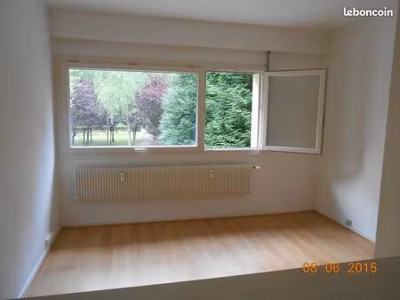 studio proche cv (chauffage compris)