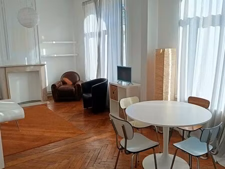 très charmant t2 à louer quartier buisson