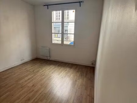 ? appartement f2 – centre donnemarie-dontilly – refait à neuf