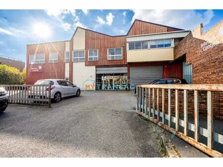 location local industriel 1678 m² à noisiel (77186)