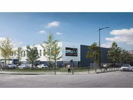 location local industriel 1627 m² à ozoir-la-ferrière (77330)