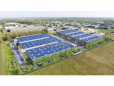 location local industriel 6743 m² à croissy-beaubourg (77183)