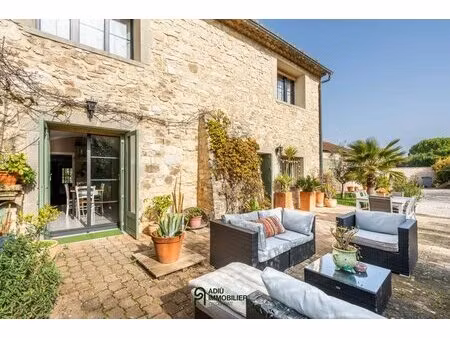 mas provençal de village – à 6 km d’uzès – commerces & école à pied