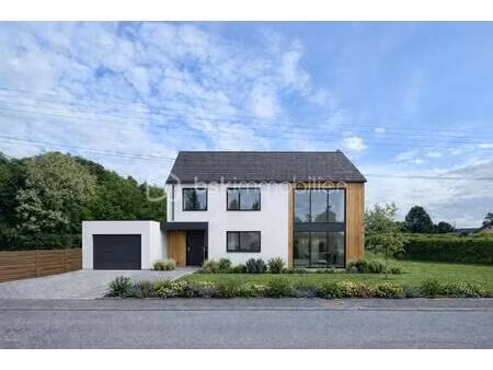 rare à la vente – terrain d’exception au pied du château – 25 m de façade – 1000 m² de nat