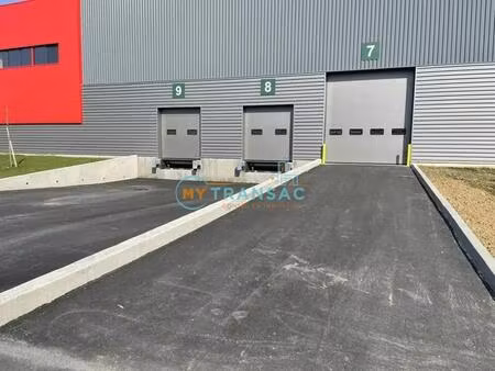 location local industriel 2314 m² à louvres (95380)