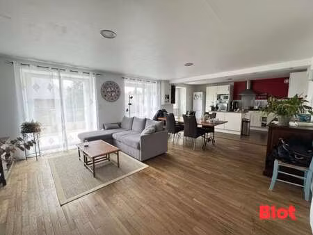 vente longère et corps de ferme à guichen (35580) : à vendre / 140m² guichen