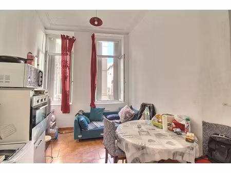 marseille république /panier t2 immeuble ancien