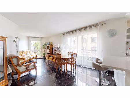 appartement 5 pièces avec vue dégagée en coeur de ville - mairie des lilas