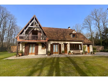 maison 6 pièces de 220m2 sur 3790m2