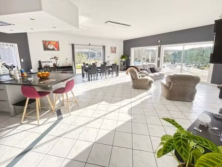 coup de cœur au vernet : villa familiale entre nature et ville■l'art de vivre de plain-pie