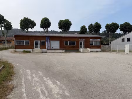 location local commercial 3 pièces  127.77m²  cépie