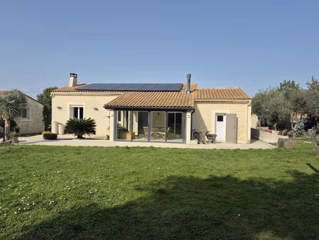 eyragues (13630) - maison plain-pied 4 chambres avec beau terrain et piscine