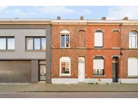 maison mitoyenne avec 2 chambres et grenier spacieux à mene