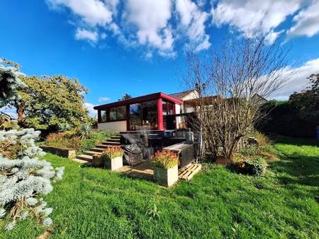 maison dans un cadre verdoyant et sans vis a vis