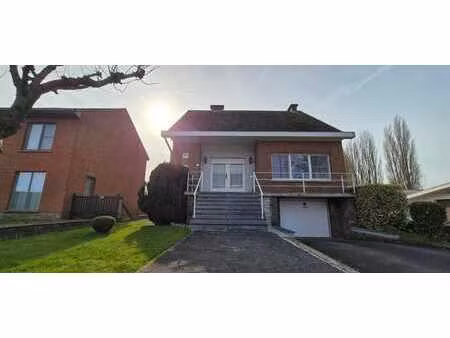 villa 4 chambres avec garage proche du centre