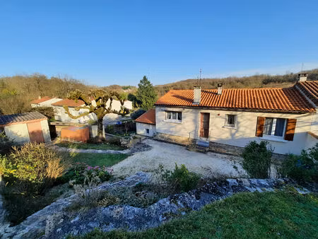 saint cesaire - 15 minutes saintes - 3 chambres - garage - jardin