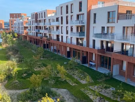 appartement (71m2) lumineux 2 chambres – terrasse 15 m² et place de parking privative et s