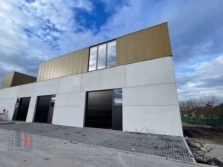 nieuwbouw kmo-unit van 182 m² met 81 m² kantoorruimte nab...