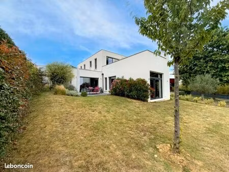 maison 6 pièces 183 m²
