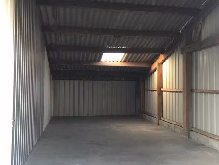 local garage à louer