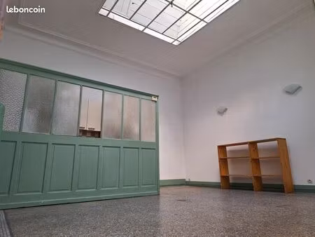 maison dans cours d'immeuble centre ville grenoble