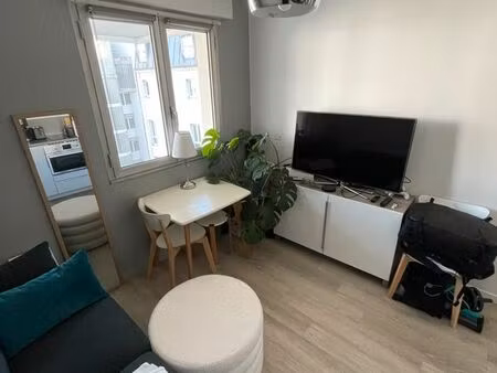 sous-location t2 lumineux — paris 11e | avril → juin