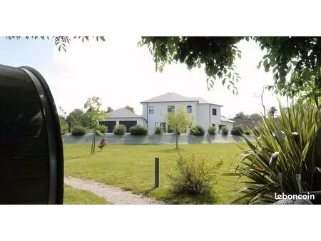 propriété en baie du mont-saint-michel avec activité touristique