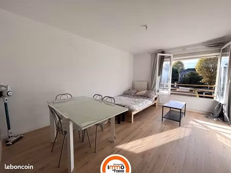 studio 1 pièce 30 m²