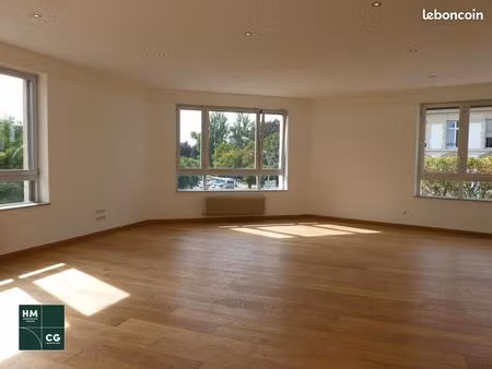 appartement 4 pièces 145 m²
