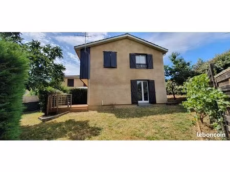 maison sur les coteaux d agen mitoyenne par le garage