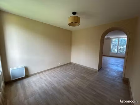 appartement t4 avec loggia et cave à bastia (saint joseph)