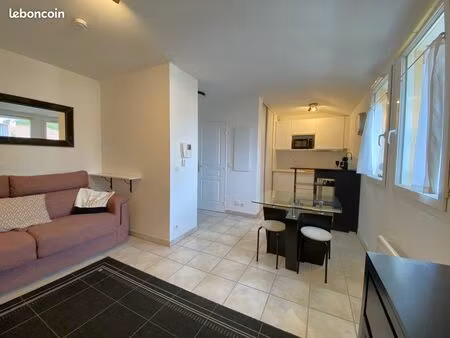 appartement t1  23m² entièrement meublé avec parking et piscine