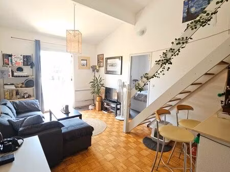 appartement meublé - 3 pieces 51m² - parking et balcon - artigues